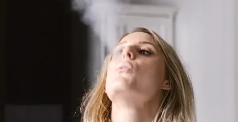 THCa onset time: How Long Does It Take to Feel the Effects? @ HighHippy.com Blogs, where The Best THCa Flower Online is Delivered FREE Overnight!